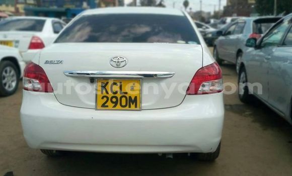 Oofamaa Toyota Belta White Makiinaa iti Athi River keessatti Nairobi keessatti Oofamaa Toyota Belta White Makiinaa iti Athi River keessatti Nairobi keessatti