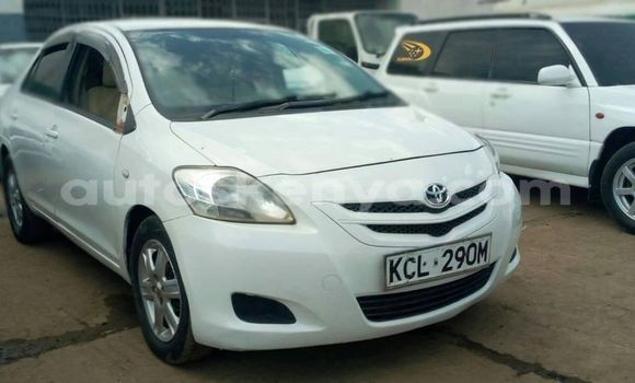 Oofamaa Toyota Belta White Makiinaa iti Athi River keessatti Nairobi keessatti Oofamaa Toyota Belta White Makiinaa iti Athi River keessatti Nairobi keessatti