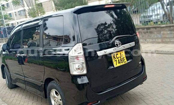 Oofamaa Toyota Voxy Black Makiinaa iti Athi River keessatti Nairobi keessatti