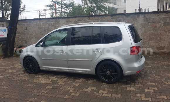 Nunua Imported Volkswagen Touran Fedha Gari ndani ya Nairobi nchini Nairobi Nunua Imported Volkswagen Touran Fedha Gari ndani ya Nairobi nchini Nairobi