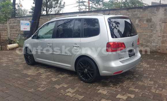 Nunua Imported Volkswagen Touran Fedha Gari ndani ya Nairobi nchini Nairobi Nunua Imported Volkswagen Touran Fedha Gari ndani ya Nairobi nchini Nairobi