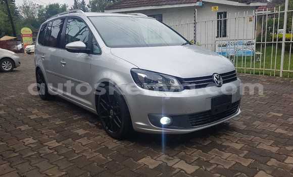 Nunua Imported Volkswagen Touran Fedha Gari ndani ya Nairobi nchini Nairobi Nunua Imported Volkswagen Touran Fedha Gari ndani ya Nairobi nchini Nairobi