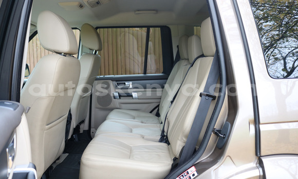 Nunua Imported Land Rover Discovery Beige Gari ndani ya Nairobi nchini Nairobi Nunua Imported Land Rover Discovery Beige Gari ndani ya Nairobi nchini Nairobi