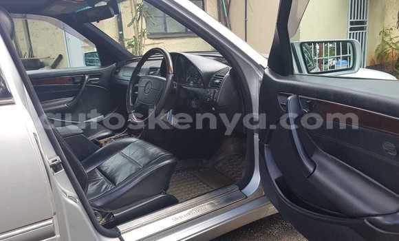 Nunua Ilio tumika Mercedes-Benz C-Classe Fedha Gari ndani ya Nairobi nchini Nairobi Nunua Ilio tumika Mercedes-Benz C-Classe Fedha Gari ndani ya Nairobi nchini Nairobi