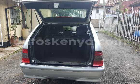 Nunua Ilio tumika Mercedes-Benz C-Classe Fedha Gari ndani ya Nairobi nchini Nairobi Nunua Ilio tumika Mercedes-Benz C-Classe Fedha Gari ndani ya Nairobi nchini Nairobi