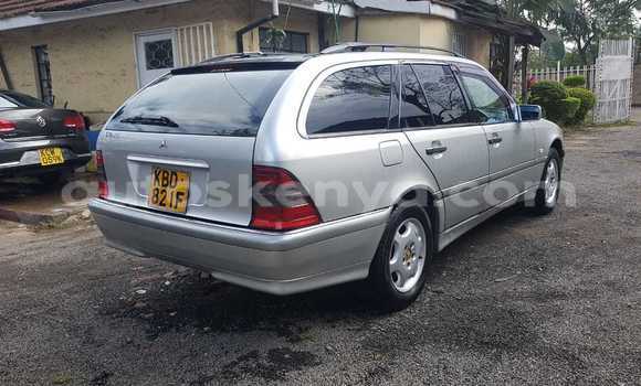 Nunua Ilio tumika Mercedes-Benz C-Classe Fedha Gari ndani ya Nairobi nchini Nairobi Nunua Ilio tumika Mercedes-Benz C-Classe Fedha Gari ndani ya Nairobi nchini Nairobi