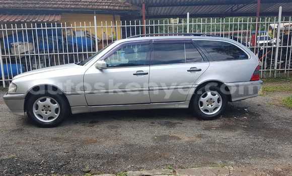 Nunua Ilio tumika Mercedes-Benz C-Classe Fedha Gari ndani ya Nairobi nchini Nairobi Nunua Ilio tumika Mercedes-Benz C-Classe Fedha Gari ndani ya Nairobi nchini Nairobi