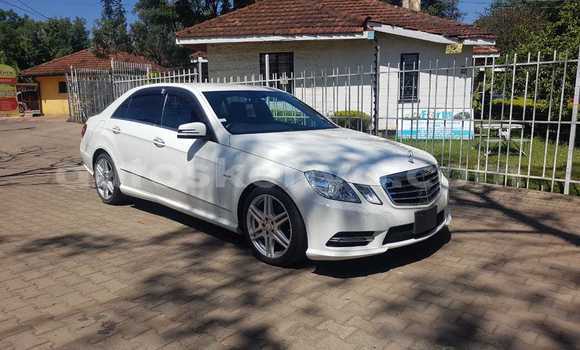 Nunua Imported Mercedes-Benz E-Classe Nyeupe Gari ndani ya Nairobi nchini Nairobi Nunua Imported Mercedes-Benz E-Classe Nyeupe Gari ndani ya Nairobi nchini Nairobi
