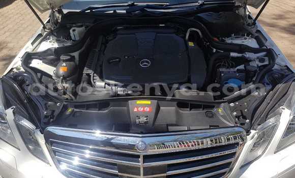 Nunua Imported Mercedes-Benz E-Classe Nyeupe Gari ndani ya Nairobi nchini Nairobi Nunua Imported Mercedes-Benz E-Classe Nyeupe Gari ndani ya Nairobi nchini Nairobi