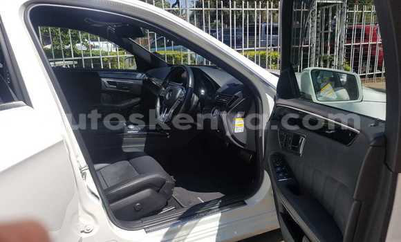 Nunua Imported Mercedes-Benz E-Classe Nyeupe Gari ndani ya Nairobi nchini Nairobi Nunua Imported Mercedes-Benz E-Classe Nyeupe Gari ndani ya Nairobi nchini Nairobi