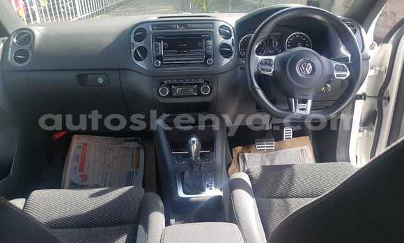 Nunua Imported Volkswagen Tiguan Nyeupe Gari ndani ya Nairobi nchini Nairobi Nunua Imported Volkswagen Tiguan Nyeupe Gari ndani ya Nairobi nchini Nairobi