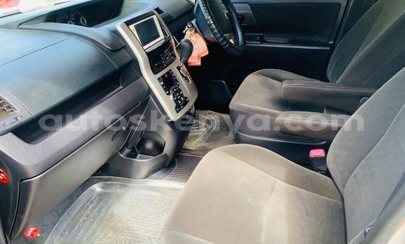 Nunua Ilio tumika Toyota Voxy Nyeupe Gari ndani ya Mto Athi nchini Nairobi Nunua Ilio tumika Toyota Voxy Nyeupe Gari ndani ya Mto Athi nchini Nairobi