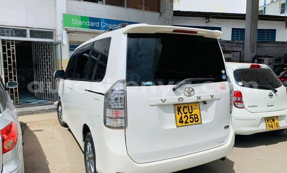 Nunua Ilio tumika Toyota Voxy Nyeupe Gari ndani ya Mto Athi nchini Nairobi Nunua Ilio tumika Toyota Voxy Nyeupe Gari ndani ya Mto Athi nchini Nairobi