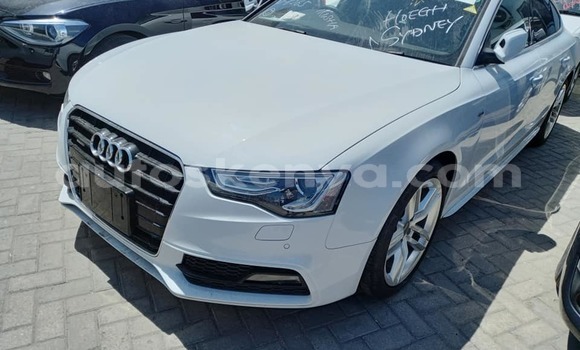 Oofamaa Audi A5 White Makiinaa iti Athi River keessatti Nairobi keessatti