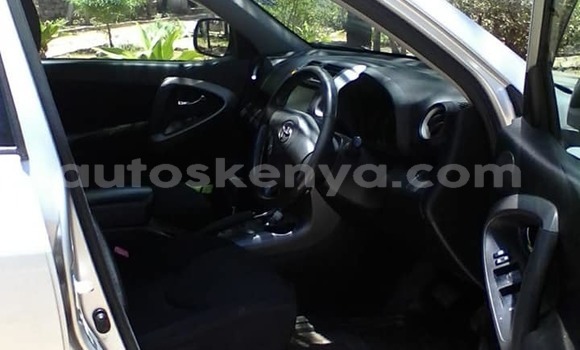 Nunua Ilio tumika Toyota RAV4 Fedha Gari ndani ya Mto Athi nchini Nairobi Nunua Ilio tumika Toyota RAV4 Fedha Gari ndani ya Mto Athi nchini Nairobi