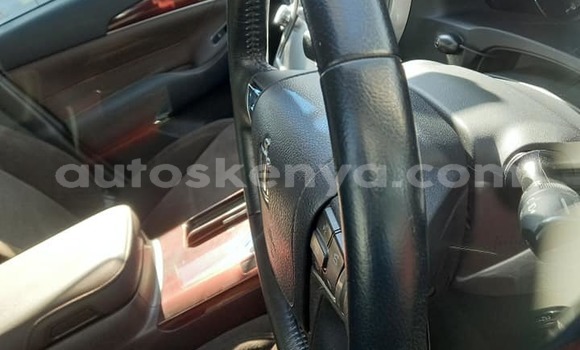 Nunua Ilio tumika Toyota Crown Bluu Gari ndani ya Mto Athi nchini Nairobi Nunua Ilio tumika Toyota Crown Bluu Gari ndani ya Mto Athi nchini Nairobi