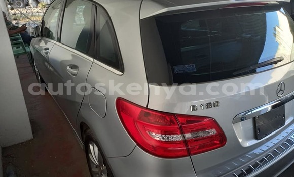 Nunua Ilio tumika Mercedes‒Benz B-klasse Fedha Gari ndani ya Mto Athi nchini Nairobi