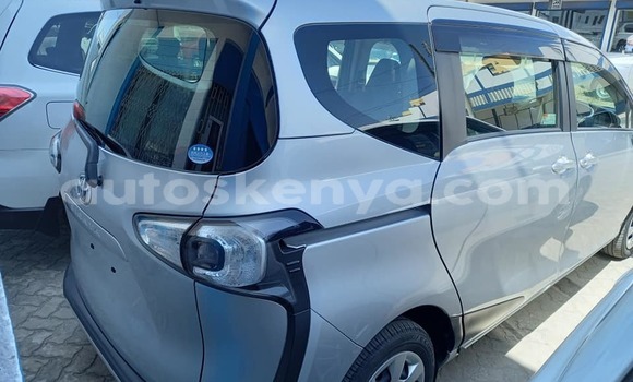 Nunua Ilio tumika Toyota Sienta Fedha Gari ndani ya Mto Athi nchini Nairobi Nunua Ilio tumika Toyota Sienta Fedha Gari ndani ya Mto Athi nchini Nairobi