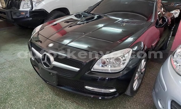 Oofamaa Mercedes‒Benz CLK–Class Black Makiinaa iti Athi River keessatti Nairobi keessatti