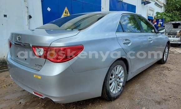 Nunua Ilio tumika Toyota Mark X Fedha Gari ndani ya Mto Athi nchini Nairobi Nunua Ilio tumika Toyota Mark X Fedha Gari ndani ya Mto Athi nchini Nairobi