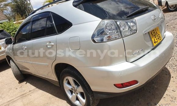 Nunua Ilio tumika Lexus RX 300 Fedha Gari ndani ya Nairobi nchini Nairobi