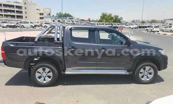Nunua Imported Toyota Hillux Nyeusi Lori ndani ya Eldoret nchini Bonde la Ufafanuzi Nunua Imported Toyota Hillux Nyeusi Lori ndani ya Eldoret nchini Bonde la Ufafanuzi
