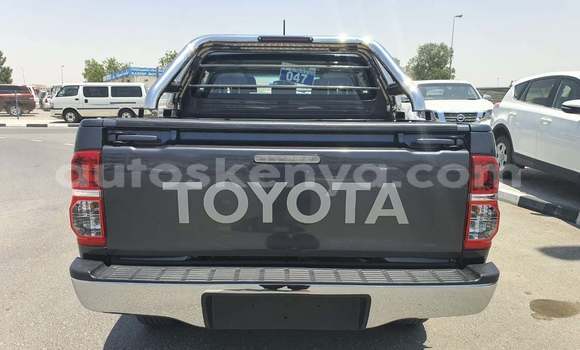 Nunua Imported Toyota Hillux Nyeusi Lori ndani ya Eldoret nchini Bonde la Ufafanuzi Nunua Imported Toyota Hillux Nyeusi Lori ndani ya Eldoret nchini Bonde la Ufafanuzi
