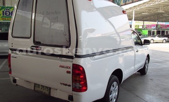 Nunua Imported Toyota Hillux Beige Lori ndani ya Bungoma nchini West Kenya Nunua Imported Toyota Hillux Beige Lori ndani ya Bungoma nchini West Kenya