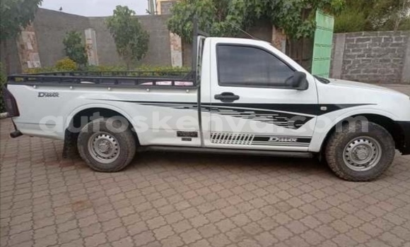 Buy Used Isuzu Dmax White Truck in Chuka in East Kenya Buy Used Isuzu Dmax White Truck in Chuka in East Kenya