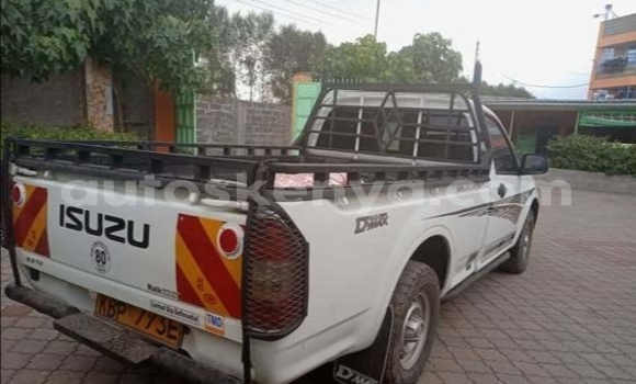 Buy Used Isuzu Dmax White Truck in Chuka in East Kenya Buy Used Isuzu Dmax White Truck in Chuka in East Kenya