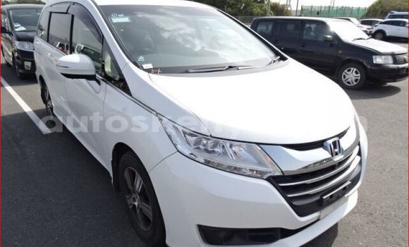 Oofamaa Honda Odyssey White Makiinaa iti Mombasa keessatti Coastal Kenya keessatti