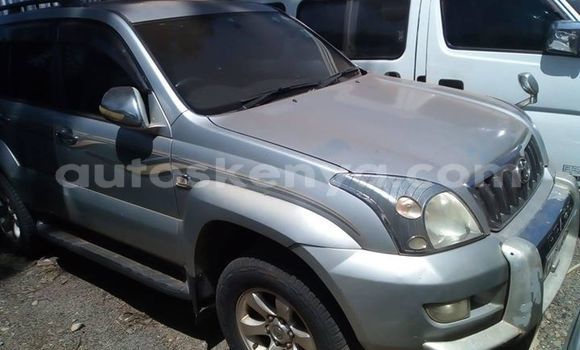 Oofamaa Toyota Land Cruiser Prado Silver Makiinaa iti Nairobi keessatti Nairobi keessatti Oofamaa Toyota Land Cruiser Prado Silver Makiinaa iti Nairobi keessatti Nairobi keessatti