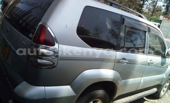 Oofamaa Toyota Land Cruiser Prado Silver Makiinaa iti Nairobi keessatti Nairobi keessatti Oofamaa Toyota Land Cruiser Prado Silver Makiinaa iti Nairobi keessatti Nairobi keessatti
