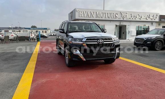 Nunua Mpya Toyota Land Cruiser Nyeusi Gari ndani ya Nairobi nchini Nairobi