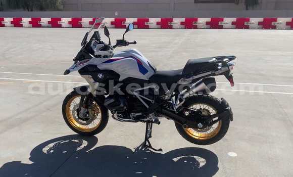 Nunua Ilio tumika BMW R1200GS Adventure Nyeupe Bike ndani ya Nairobi nchini Nairobi Nunua Ilio tumika BMW R1200GS Adventure Nyeupe Bike ndani ya Nairobi nchini Nairobi