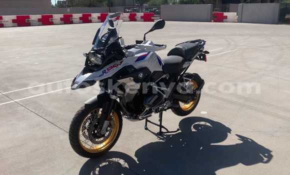 Nunua Ilio tumika BMW R1200GS Adventure Nyeupe Bike ndani ya Nairobi nchini Nairobi Nunua Ilio tumika BMW R1200GS Adventure Nyeupe Bike ndani ya Nairobi nchini Nairobi