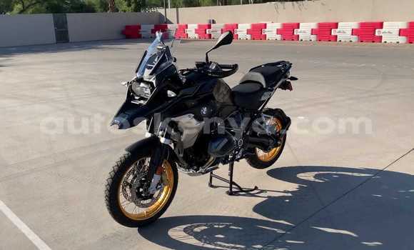 Nunua Ilio tumika BMW R1200GS Adventure Nyeusi Bike ndani ya Nairobi nchini Nairobi Nunua Ilio tumika BMW R1200GS Adventure Nyeusi Bike ndani ya Nairobi nchini Nairobi