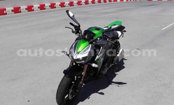 Nunua Ilio tumika Kawasaki Z 1000 Nyingine Bike ndani ya Nairobi nchini Nairobi Nunua Ilio tumika Kawasaki Z 1000 Nyingine Bike ndani ya Nairobi nchini Nairobi