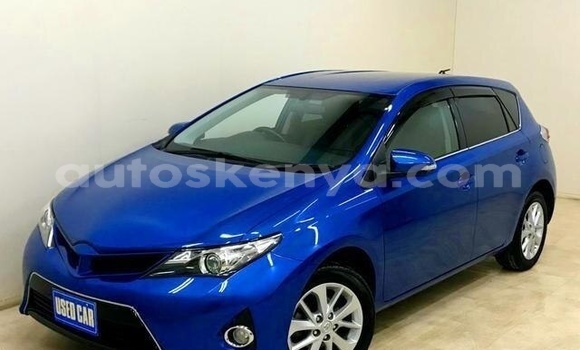 Nunua Ilio tumika Toyota Auris Bluu Gari ndani ya Chuka nchini Mashariki ya Kenya
