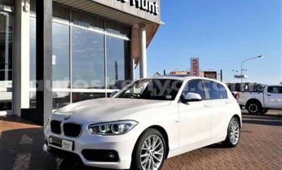 Oofamaa BMW 1-Series White Makiinaa iti Chuka keessatti East Kenya keessatti