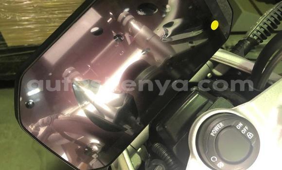 Oofamaa BMW R White Doqdoqqee iti Nairobi keessatti Nairobi keessatti Oofamaa BMW R White Doqdoqqee iti Nairobi keessatti Nairobi keessatti