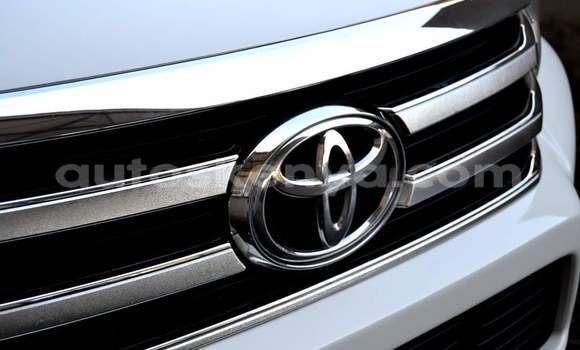 Nunua Ilio tumika Toyota Hilux Nyeupe Gari ndani ya Nairobi nchini Nairobi Nunua Ilio tumika Toyota Hilux Nyeupe Gari ndani ya Nairobi nchini Nairobi