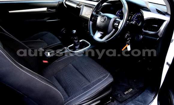 Nunua Ilio tumika Toyota Hilux Nyeupe Gari ndani ya Nairobi nchini Nairobi Nunua Ilio tumika Toyota Hilux Nyeupe Gari ndani ya Nairobi nchini Nairobi