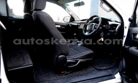 Nunua Ilio tumika Toyota Hilux Nyeupe Gari ndani ya Nairobi nchini Nairobi Nunua Ilio tumika Toyota Hilux Nyeupe Gari ndani ya Nairobi nchini Nairobi