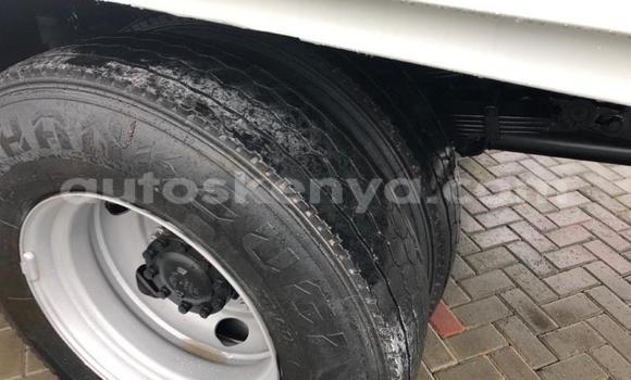 Nunua Ilio tumika Hino 300 Series Nyeupe Lori ndani ya Nairobi nchini Nairobi Nunua Ilio tumika Hino 300 Series Nyeupe Lori ndani ya Nairobi nchini Nairobi