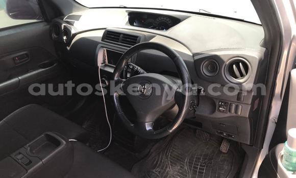 Oofamaa Toyota bB Silver Makiinaa iti Mombasa keessatti Coastal Kenya keessatti Oofamaa Toyota bB Silver Makiinaa iti Mombasa keessatti Coastal Kenya keessatti