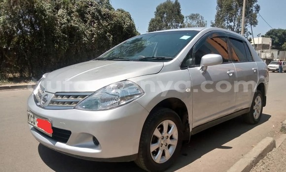 Nunua Ilio tumika Nissan tiida Fedha Gari ndani ya Nairobi nchini Nairobi
