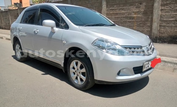 Oofamaa Nissan tiida Silver Makiinaa iti Nairobi keessatti Nairobi keessatti Oofamaa Nissan tiida Silver Makiinaa iti Nairobi keessatti Nairobi keessatti