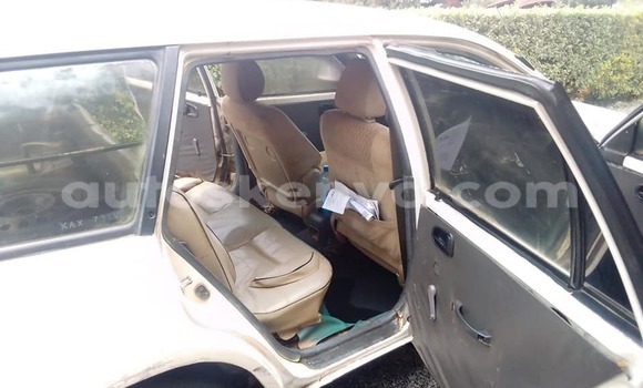 Oofamaa Toyota Corolla White Makiinaa iti Nairobi keessatti Nairobi keessatti Oofamaa Toyota Corolla White Makiinaa iti Nairobi keessatti Nairobi keessatti