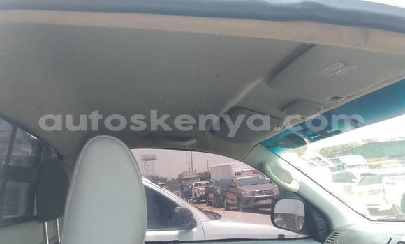Oofamaa Toyota Hilux White Makiinaa iti Nairobi keessatti Nairobi keessatti Oofamaa Toyota Hilux White Makiinaa iti Nairobi keessatti Nairobi keessatti